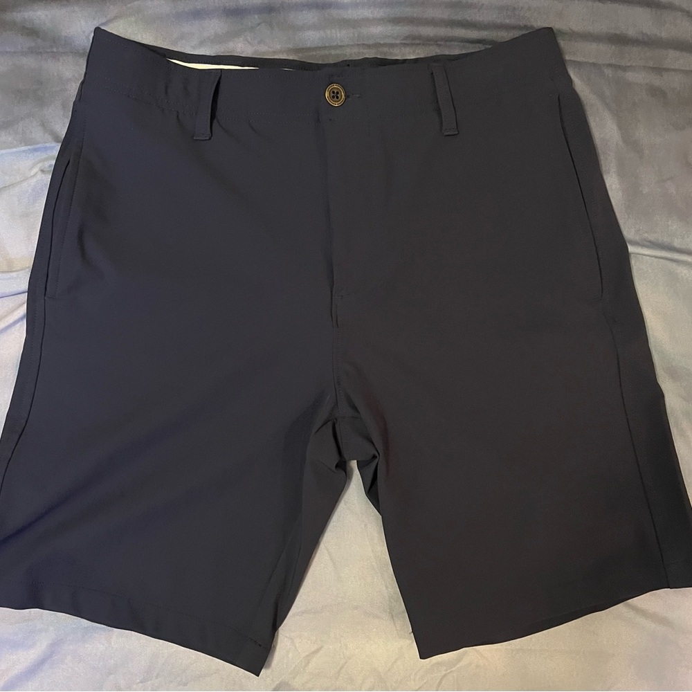 Men’s Under Armour Golf Shorts size 32